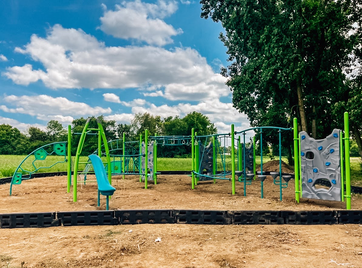 Columbia Hills Fitness Climber featuring climbing obstacles, ropes, and rock walls for Ages 2-12.