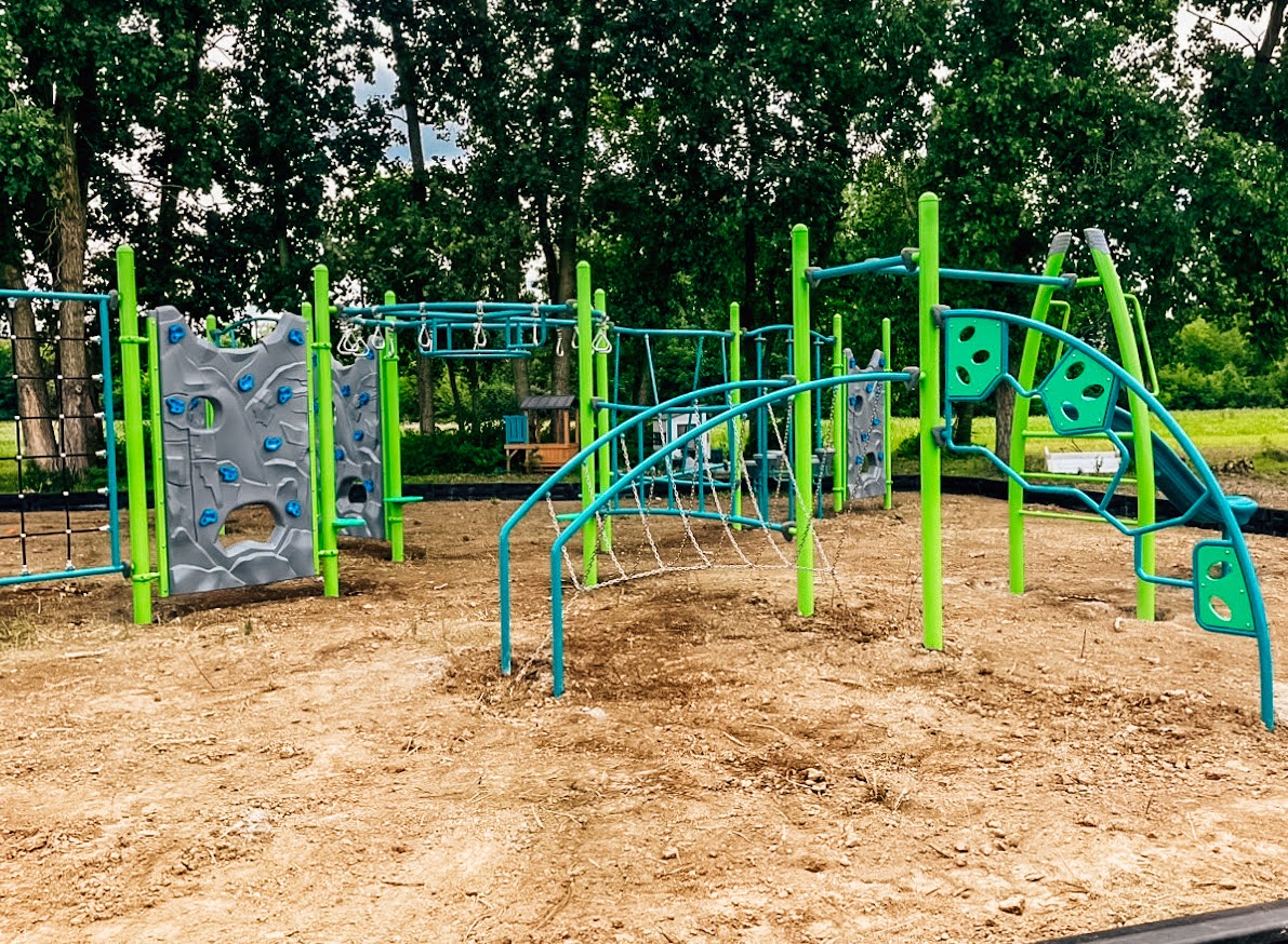 Close-up of the rope climbing feature on the Columbia Hills Fitness Climber